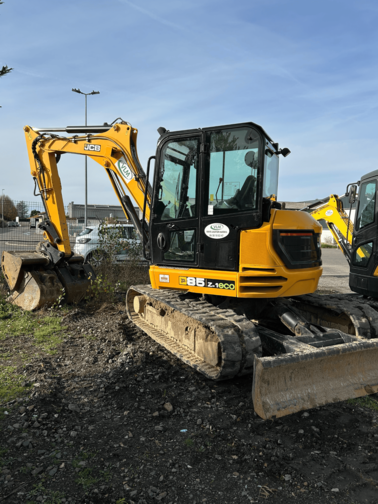 mini pelle jcb 8 t